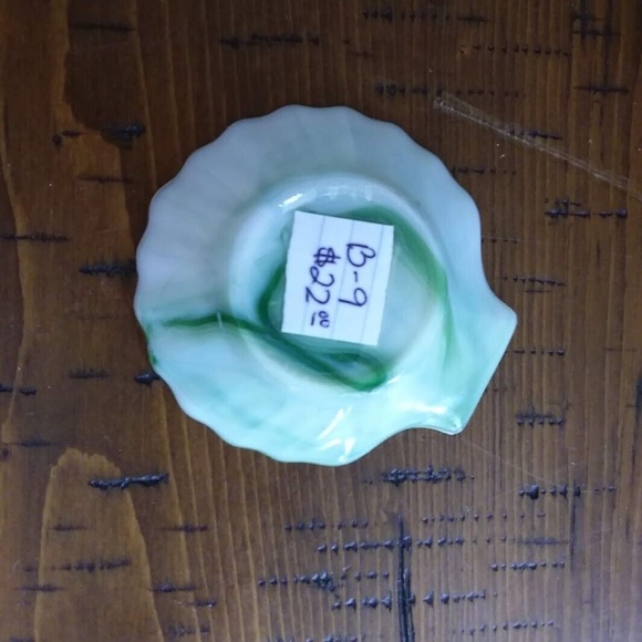 Vintage Akro Agate  Seashell Shape  Dish ￼Green Ombre Ashtray, Jewelry Holder - Picture 7 of 8